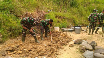 Tingkatkan Kesehatan, Satgas TMMD Kerinci Bangun Jamban