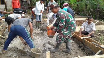 Satgas Bantu Warga Gotong Royong