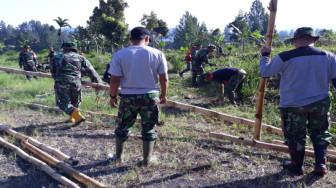 Tim Satgas Persiapkan Lapangan Untuk Penutupan TMMD 104