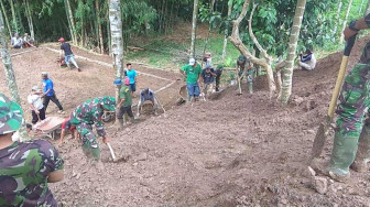 Timbun Lapangan, Karang Taruna Ikut Gotong Royong