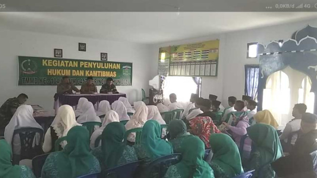 Satgas TMMD 104 Sungaipenuh Beri Penyuluhan Hukum dan Kamtibmas