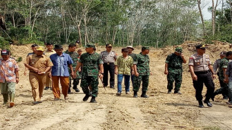 Dandim 0415/Batanghari Tinjau Lokasi Pembangunan Jalan Baru