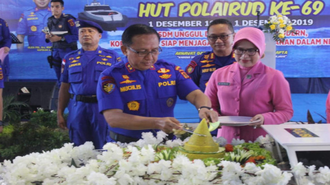 Kapolda Jambi Potong Tumpeng Syukuran HUT ke-69 Polairud