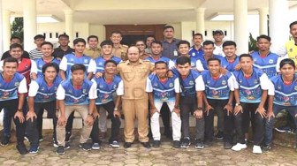 Wabup Robby Lepas Tim Sepakbola Tanjabtim Ikut Gubernur Cup 2020