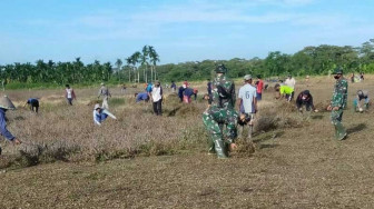 Satgas TMMD Rehab Lapangan Sepakbola, Dorong Pemuda Gemar Olahraga