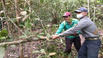 Kapenrem Garuda Putih Ikut Gotong Royong di Lokasi TMMD