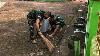 Satgas TMMD Rutin Bersihkan Masjid