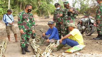 Kasi Ter Korem Garuda Putih Komsos dengan Warga Sungaiterap