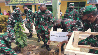 Danrem Tanam Alpukat di Lokasi TMMD 110 Kodim Batanghari