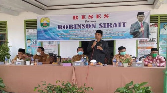 Robinson Sirait Tampung Aspirasi Warga Desa Suka Makmur