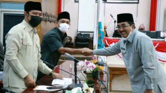 Bupati Anwar Sadat Hadiri Rapat Paripurna Pertama