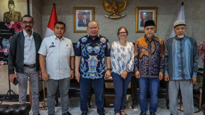 Direktur International Survival Asia Temui Ketua DPD RI,  Terkait Perlindungan Orang Tobelo Dalam