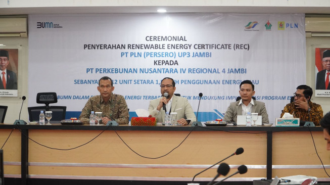 PLN UP3 Jambi Serahkan REC  1.812 Unit Kepada PTPN IV Regional 4