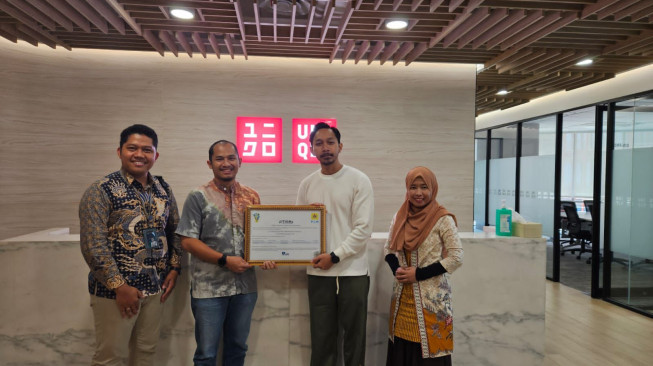 PLN Pasok Listrik Hijau 8.978 MWh untuk Uniqlo Indonesia