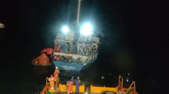 Tim PHE ONWJ Selamatkan 18 Awak Kapal Kargo Glorie Indah  yang Karam di Perairan Kepulauan Seribu,