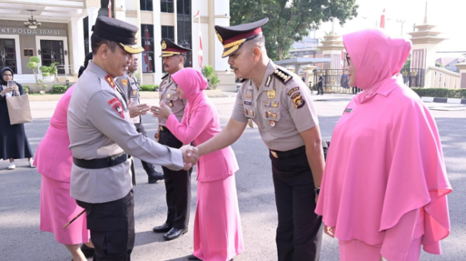 120 Personil Polda Jambi Resmi Naik Pangkat