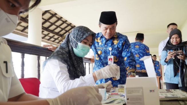 Al Haris dan Anak Buahnya Mendadak Tes Urine, Petugas BNN Ramai di Kantor Gubernur Jambi