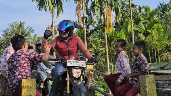 Mewujudkan TigaAN, Dilla Hich Berjibaku Tembus Desa Terpencil dan Terluar.