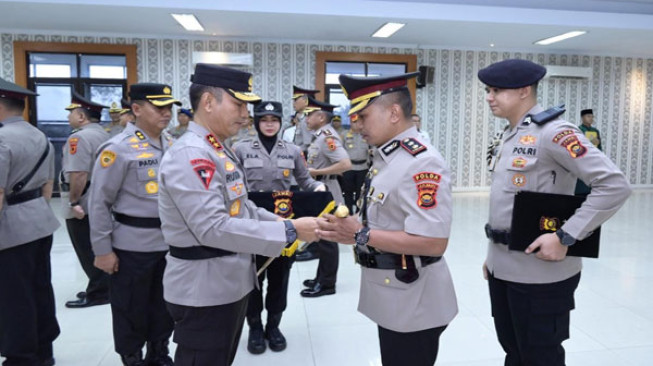 Empat PU Polda Jambi Dimutasi, Kapolda Jambi Pimpin Sertijab