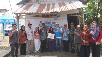 Rayakan Hut Kemerdekaan ke-79, PLN UP3 Jambi Nyalakan Serentak Listrik Rumah Masyarakat Kurang Mampu Melalui Program Light Up The Dream