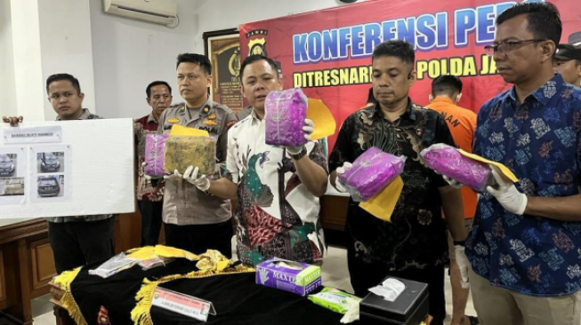 Mahasiswa Asal Aceh Terlibat Jaringan Narkoba Internasional Ditangkap Saat Bawa 4,5 Kilo Sabu