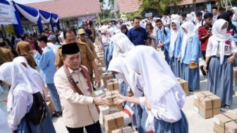 410 Siswa di Muaro Jambi Terima Dumisake Bantuan Pendidikan