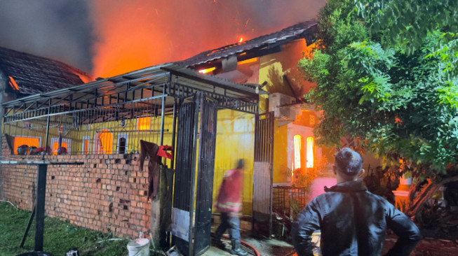 Mesin Cuci Korsleting, Rumah Ludes Terbakar