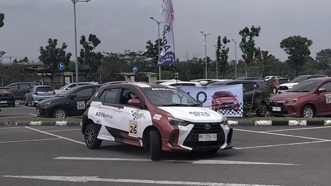 Pekan Raya Agya 2: Aksi Slalom Memukau Alinka Hardianti di Event Agya Stylo Jambi