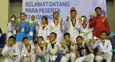 Kontingen UNJA Taekwondo Academy Borong 10 Emas dan 8 Perak Kejurnas Cup 2 Walikota Palembang