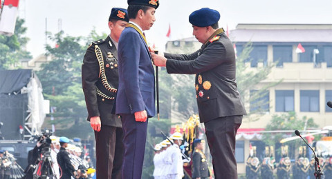 Polri Anugerahi Presiden Joko WIdodo Medali Kehormatan Loka Praja Samrakshana