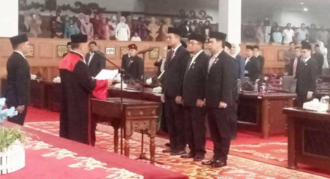 Tiga Pimpinan DPRD Provinsi Jambi Resmi Dilantik