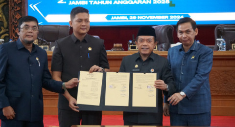 DPRD Provinsi Jambi Tetapkan APBD 2025 Rp.4,575 Triliun