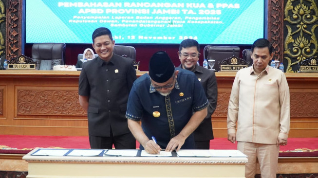 Pjs.Gubernur Sudirman Apresiasi Kerja Keras Dewan Dalam Menetapkan KUA-PPAS Tahun 2025.