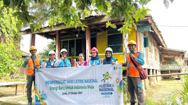 PLN ULP Seberang Kota Berikan Sambungan Listrik Gratis kepada Warga