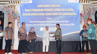 Program Electric Vehicle Support PLN UID S2JB Raih Penghargaan Dari Dinas Pendidikan Provinsi Sumatera Selatan