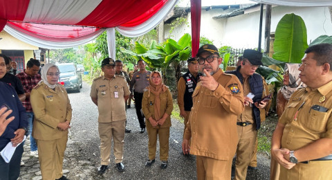 Sekda Bersama Walikota Jambi Tinjau Kesiapan Tempat Pemungutan Suara.