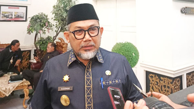 Pjs Gubernur Jambi Apresiasi Pandangan Umun Fraksi DPRD terhadap RAPBD 2025