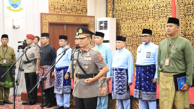 Kapolda Jambi Pimpin Upacara HUT ke-68 Provinsi Jambi