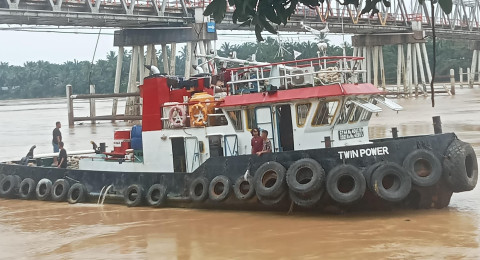 Ditpolairud Polda Jambi Periksa Sepuluh Saksi Insiden Tongkang Tabrak Tiang Jembatan