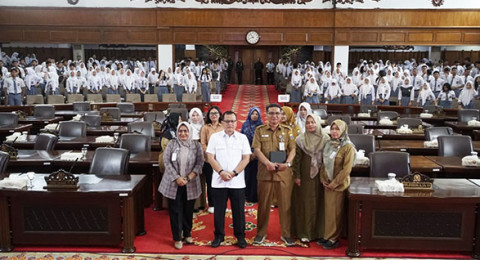 Siswa Siswa SMA Negeri 4 Kota Jambi Kunjungan Belajar ke DPRD Provinsi Jambi