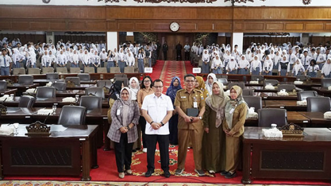 Siswa Siswa SMA Negeri 4 Kota Jambi Kunjungan Belajar ke DPRD Provinsi Jambi