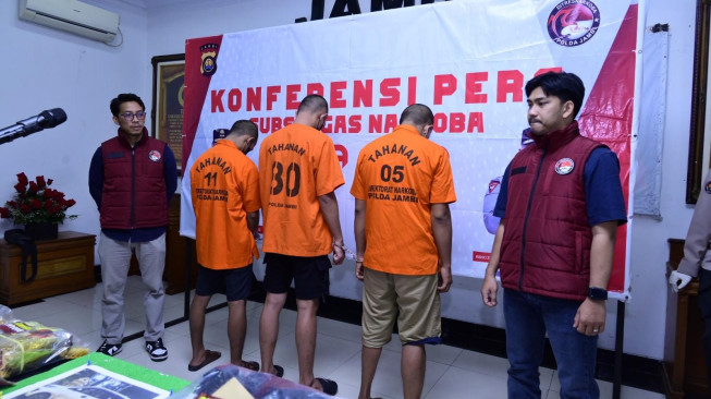 Polisi Gagalkan 12 kg Sabu Bernilai Rp 15 Miliar Rupiah