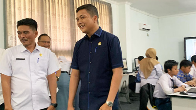 Ketua DPRD Provinsi Jambi Yakin Pelaksanaan CAT PPDB SMA Titian Teras Sesuai Regulasi