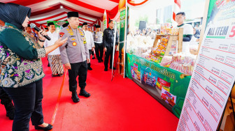 Kapolri Hadiri Bazar Ramadan Polri Presisi dan Baksos di Surabaya