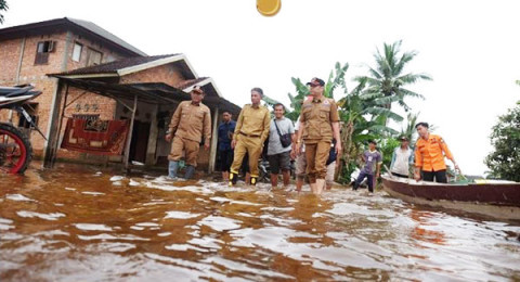 Banjir Masih Melanda Kabupaten Muarojambi, Pemkab Terus Salurkan Bantuan