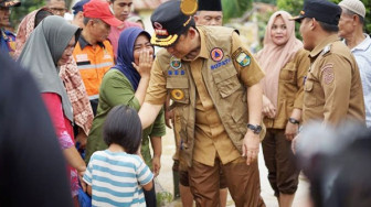 Bupati Muarojambi Susuri Banjir Cek Kondisi Warga Desa Pulau Aro