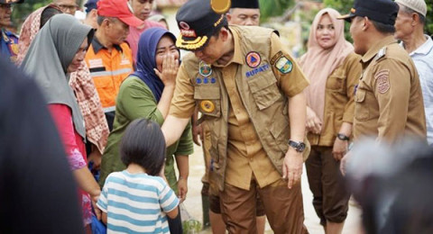 Bupati Muarojambi Susuri Banjir Cek Kondisi Warga Desa Pulau Aro