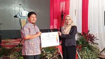 Mendikdasmen RI Saksikan Penyerahan Bantuan Pendidikan SKK Migas—PetroChina ke SLBN Tanjabtim