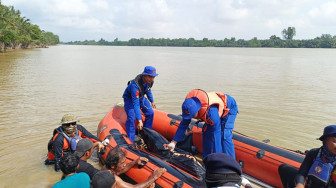 Tim SAR Temukan Korban Tabrakan Kapal di Sungai Jeruk