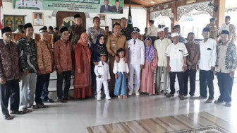 Fadhil Arief Lantik Kades Antar Waktu desa Pasar Terusan Pasar Terusan